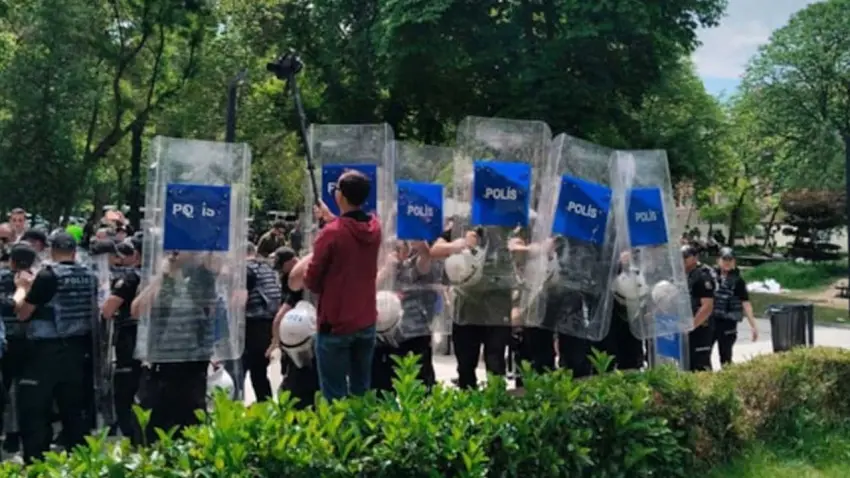TBMM önünde eylem yapan öğretmenlere polis müdahalesi haberinin görseli