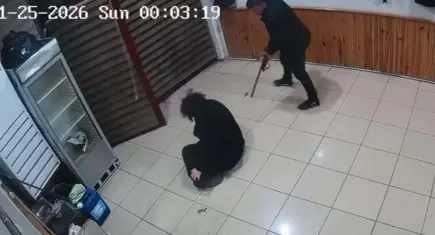 Eşini bacaklarından vurarak bacağını kaybetmesine neden olan sanık hakim karşısında