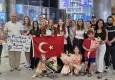 İtalya’da tarihi başarıya imza atan Eda Savcıgil İzmir’de coşkuyla karşılandı