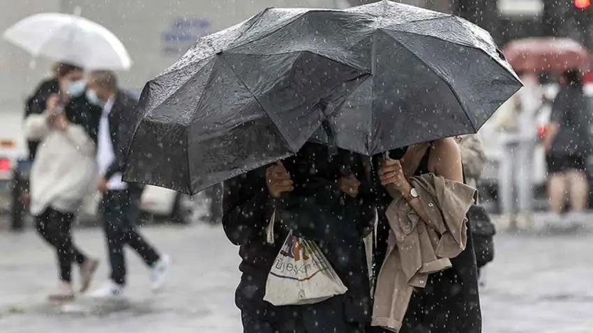 İzmir için sarı kodlu uyarı: Kuvvetli sağanak bekleniyor haberinin görseli