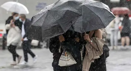 İzmir için sarı kodlu uyarı: Kuvvetli sağanak bekleniyor
