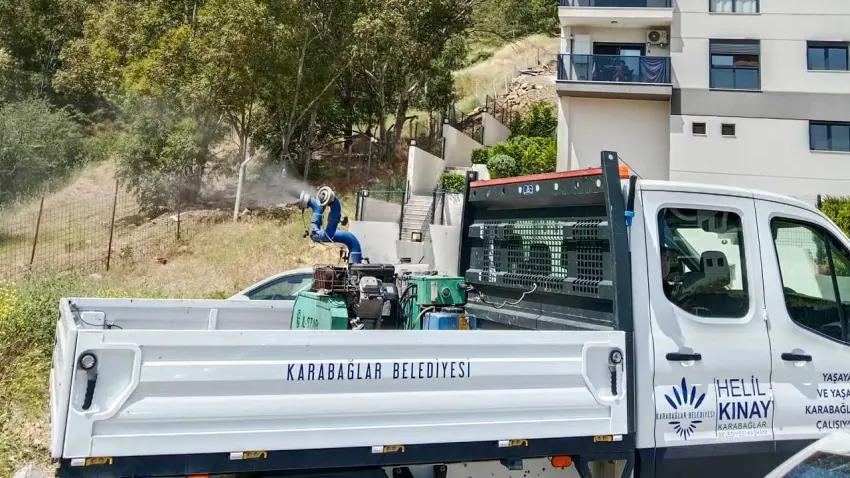 Karabağlar’da 58 mahallede ilaçlama mesaisi haberinin görseli