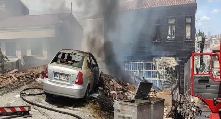 Motosiklet tamirhanesinde korkutan yangın