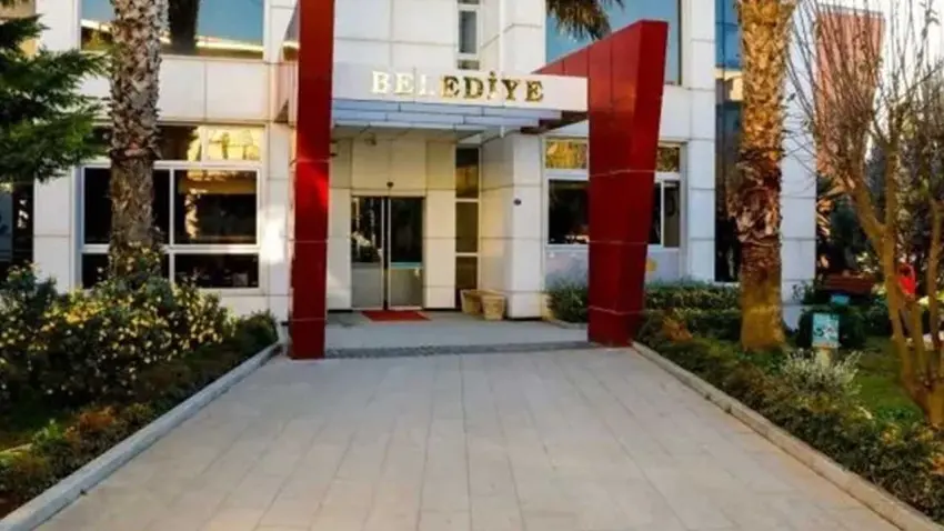 Seferihisar'daki yolsuzluk operasyonunda yeni gelişme:Rüşvet parası Veli Ağbaba'ya mı gitti?  haberinin görseli