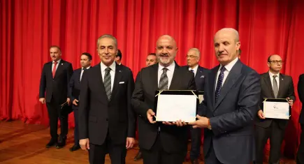 YÖK’ten Yakın Doğu Üniversitesi’ne “Spor Dostu Kampüs” Ödülü