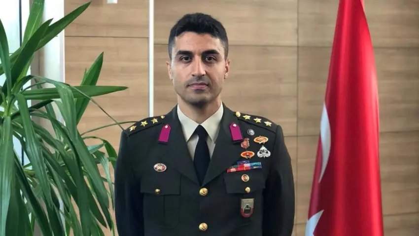 İhraç edilen teğmenlerin Tabur Komutanı Halit Türkoğlu görevine iade edildi haberinin görseli