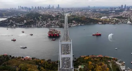 Türk Boğazları'ndan geçiş ücretine zam