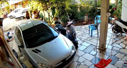 Bahçe kapısı gıcırtısı nedeniyle komşusunu öldürdü