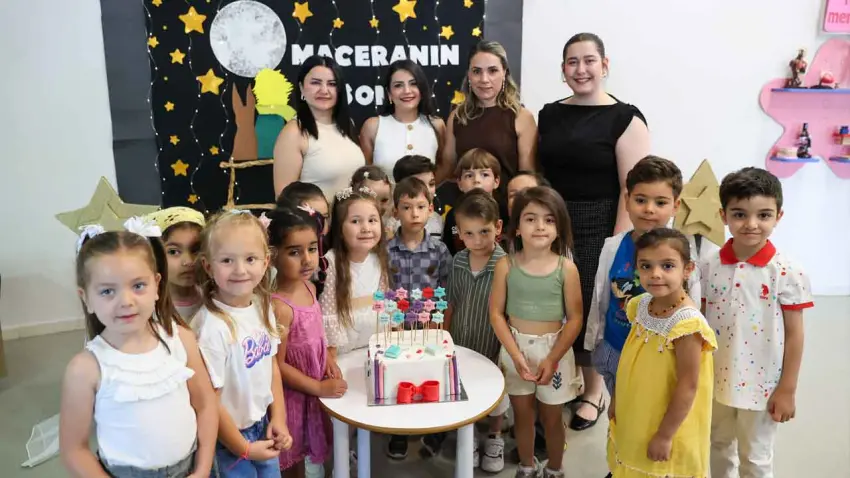 Buca’da pırlanta çocuklarda yıl sonu coşkusu