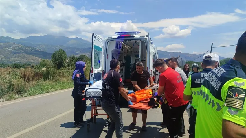 İzmir haber: Ödemiş’te iki ayrı trafik kazasında 3 kişi yaralandı haberinin görseli