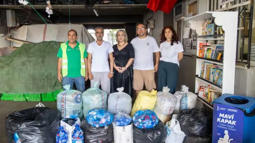 Karşıyaka’nın mavi kapakları tekerlekli sandalyeye dönüşecek haberinin görseli