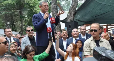 Özgür Özel: İktidar yürüyüşümüzü kesmeye çalışıyorlar 