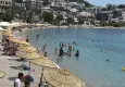 Bodrum’da sıcak hava etkisi: Sahiller tatilcilerle doldu