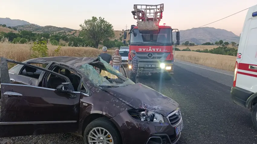 Diyarbakır’da araç kontrolden çıkarak takla attı: Anne ve oğlu hayatını kaybetti haberinin görseli