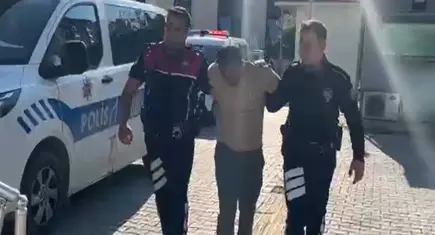 Interpol’ün kırmızı bültenle aradığı şüpheli sahte kimlikle yakalandı