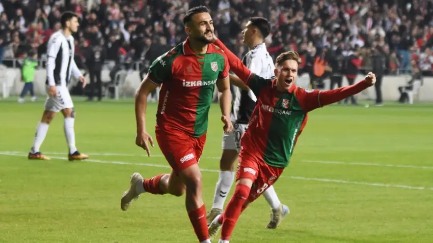 Karşıyaka'da iç transfer mesaisi haberinin görseli