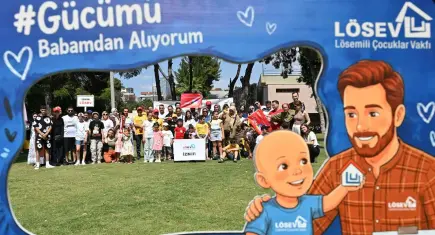 LÖSEV’in fedakar babaları kültürpark'ta babalar gününü kutladı