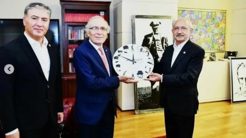 Ressam Hamza Saykan, CHP Genel Merkezi’ne hediye ettiği Atatürk resimlerini geri aldı!