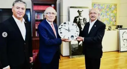Ressam Hamza Saykan, CHP Genel Merkezi’ne hediye ettiği Atatürk resimlerini geri aldı!