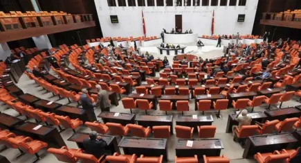 12. Yargı Paketi Meclis’te: Duruşma aralıkları 3 aya iniyor, mirasçılara öncelikli satış hakkı geliyor