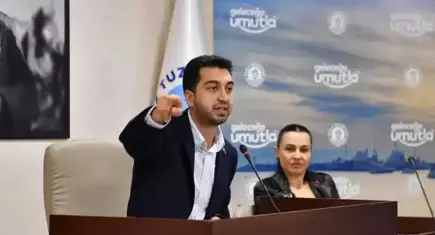 AK Parti'ye transfer iddiaları konuşulurken şok çıkış: CHP'li Tuzla Belediye Başkanı İBB'yi hedef aldı!