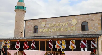 Bakırçay Üniversitesi’nde yapımı tamamlanan Faruk Demir Camisi hizmete girdi