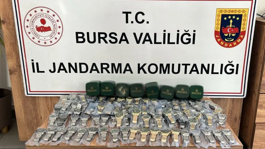 Bursa'da 2.5 milyon liralık kaçak saat operasyonu haberinin görseli