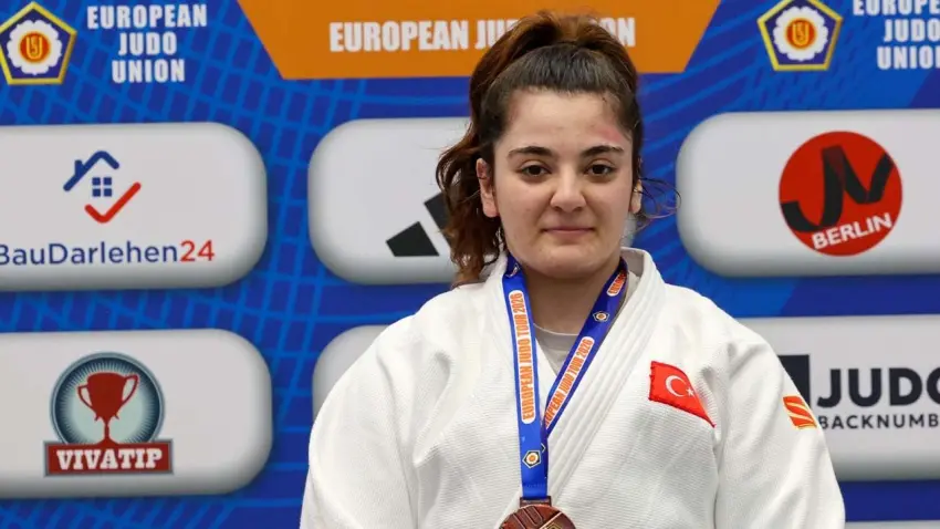 İzmirli sporcu Sema Mete’den Berlin’de bronz madalya haberinin görseli