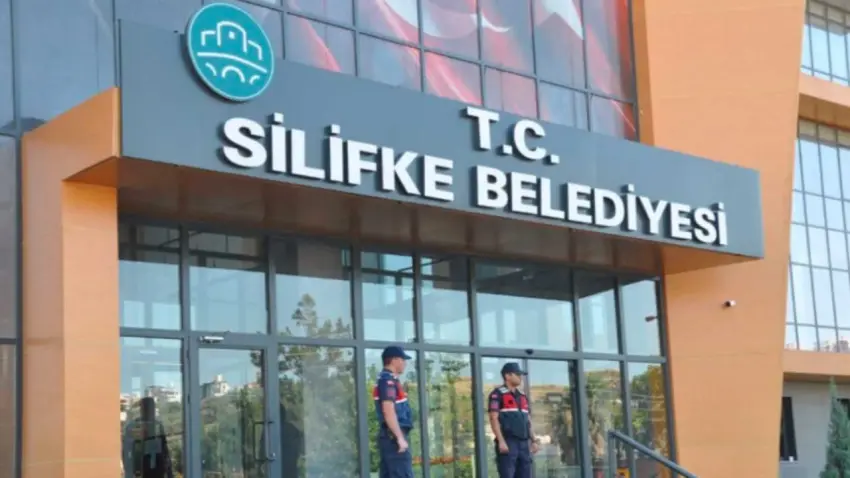 Silifke Belediyesi'nde Başkan dahil 8 kişi tutuklandı haberinin görseli