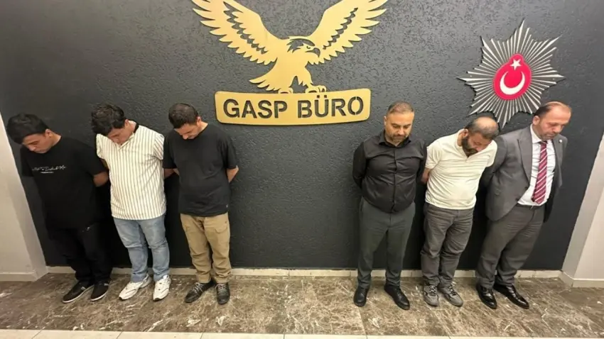Afyonkarahisar’da sahte Cumhur İttifakı Ocakları Başkanı ve 5 ortağı gözaltında haberinin görseli