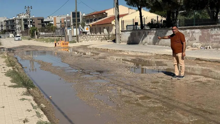 AK Parti’den Büyükşehir'e yol tepkisi: Özgürlük Caddesi çile caddesine dönüştü haberinin görseli