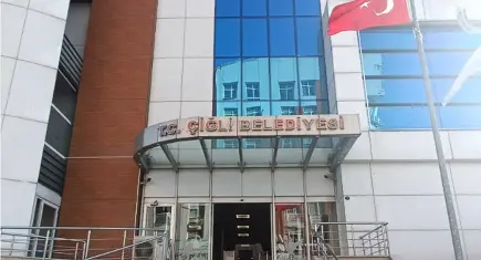 Çiğli’de 4 taşınmazı satışa çıkıyor