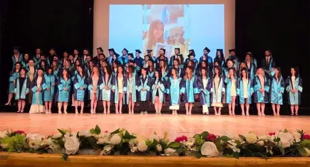 EÜ İktisadi ve İdari Bilimler Fakültesinde mezuniyet coşkusu