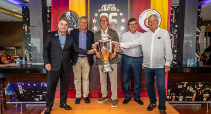 Galatasaray’ın şampiyonluk coşkusu İzmir’e taşındı