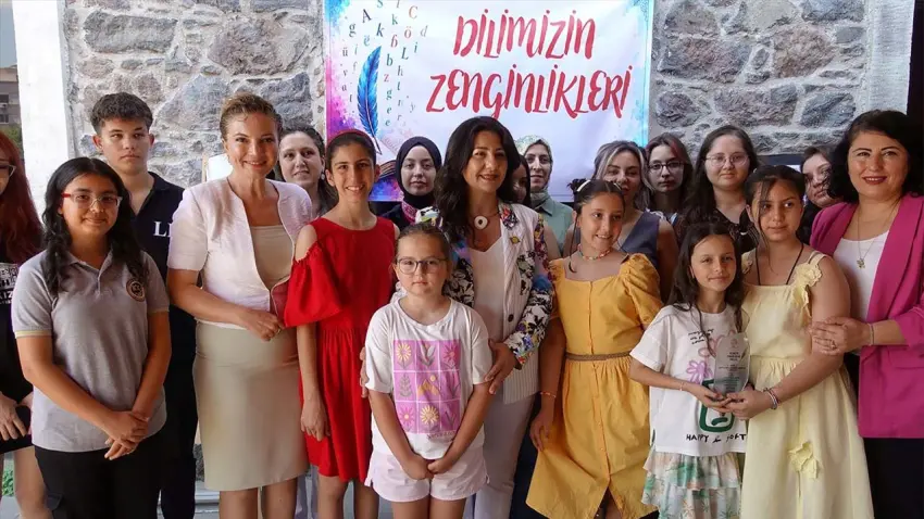 İzmir’de ‘Dilimizin Zenginlikleri’ projesi  haberinin görseli