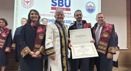 SBÜ İzmir Tıp Fakültesinde görevde yükselen ve atanan akademisyenler için tören