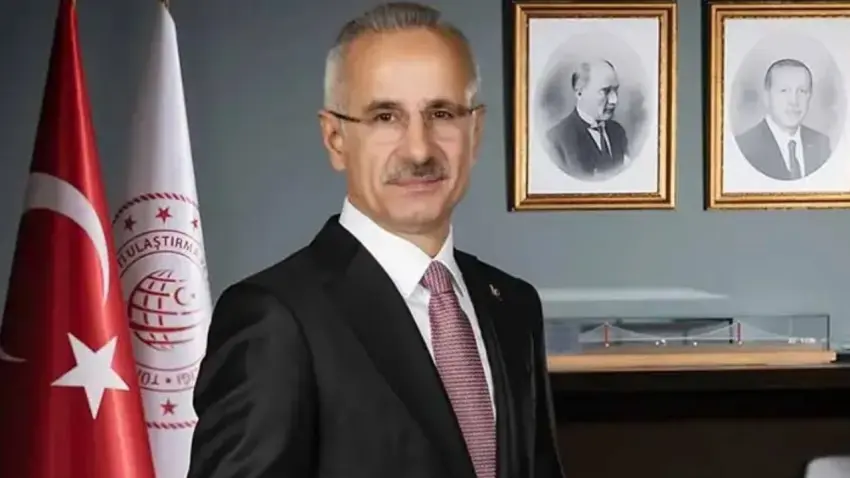 Uraloğlu: Türk sahipli 11 gemi Hürmüz Boğazı'nı geçti haberinin görseli