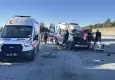 Ambulans tırlara çarptı: Hasta hayatını kaybetti, 4 yaralı