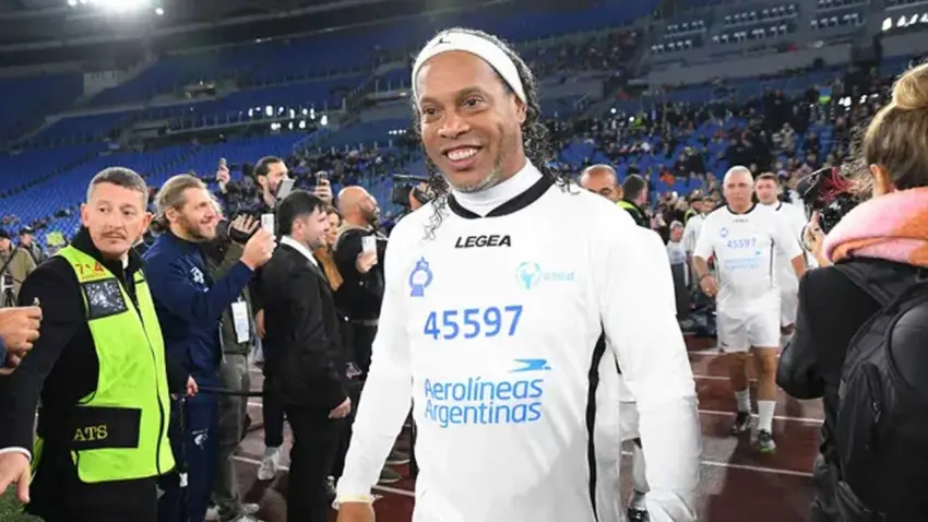 Efsane sahalara dönüyor: Ronaldinho İtalya kulübü Ravenna ile anlaştı haberinin görseli