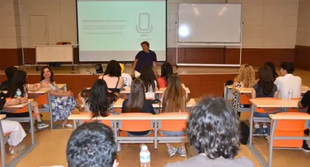EÜ’den lise öğrencilerine yeni medya ve podcast eğitimi