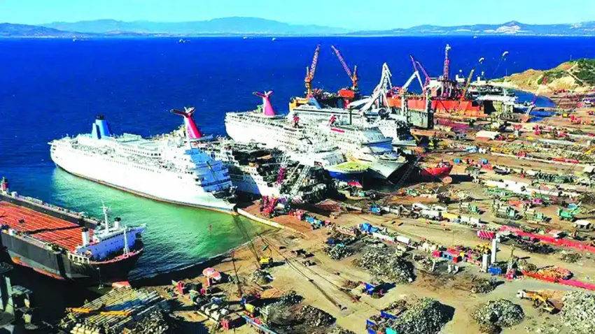 Gemi sökümünde ÇED tepkisi: Süreç göz boyamaya dönüşmemeli haberinin görseli