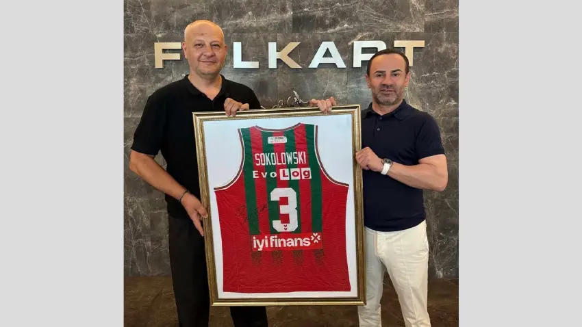 Karşıyaka'da Egemen takımda kaldı haberinin görseli
