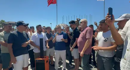 Marmaris'te kapalı çarşı esnafından belediye önünde eylemli protesto