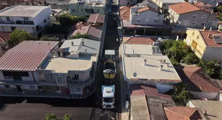 Urla’da asfalt seferberliği: 150 milyon TL’lik yatırımla yollar yenileniyor