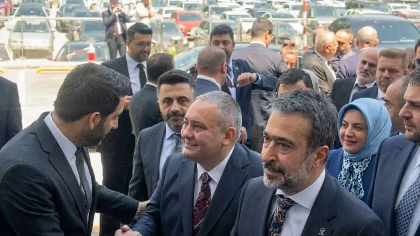 AK Parti’ye üç belediye başkanı birden katılıyor haberinin görseli