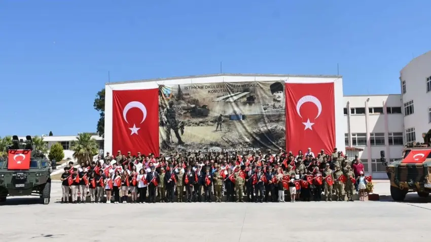 İzmir'de gurur günü: Türk Kara Kuvvetleri'nin 2235'inci kuruluş yıl dönümü kutlandı