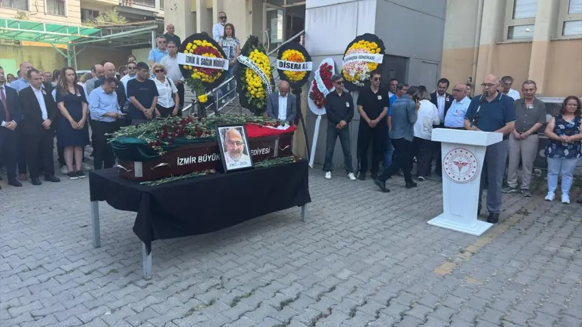 İzmir’in acı kaybı: Dr. Hakan Bayrakcı son yolculuğuna uğurlandı haberinin görseli