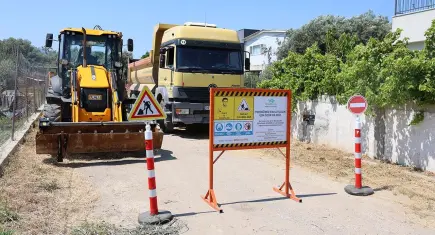 Menemen’de doğalgaz dönemi başlıyor: İlk kazma Emiralem’de vuruldu
