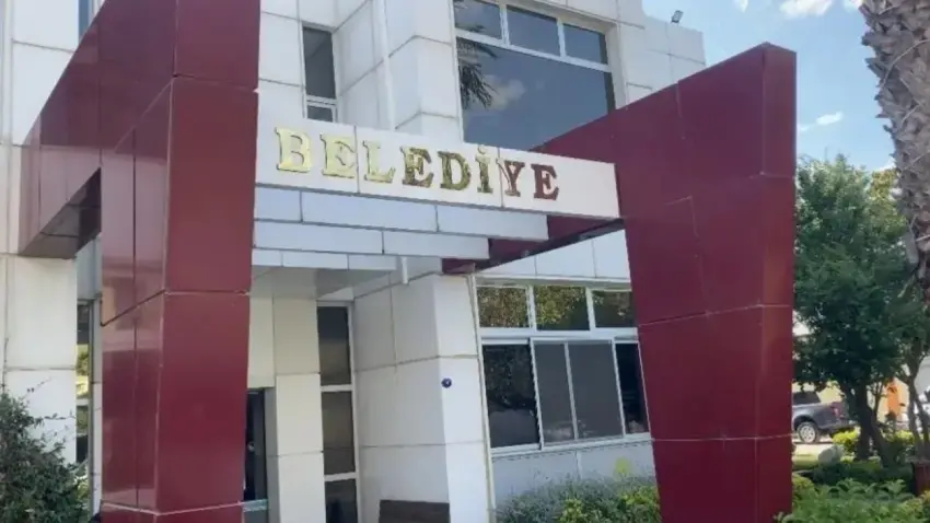 Seferihisar Belediyesi’nden ‘makam odasındaki silah’ iddialarına yanıt haberinin görseli