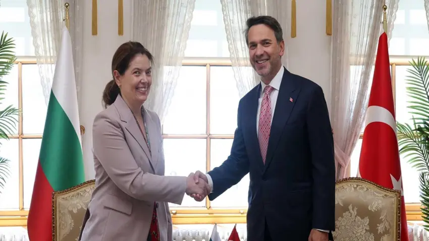 Bakan Bayraktar'dan İstanbul'da kritik zirve: Bulgaristan ile stratejik enerji ortaklığı haberinin görseli